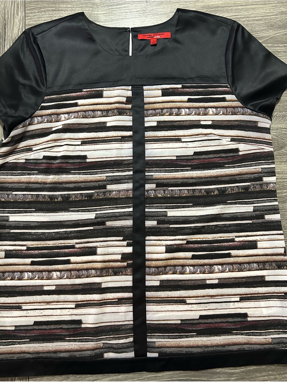 Narciso Rodriguez for DesigNation Women’s L Black & Abstract Print Top
